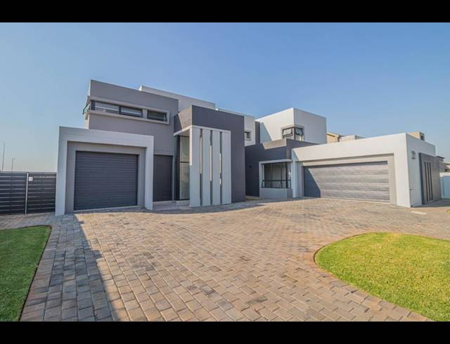 4 BEDROOM PROPERTY TO RENT IN MIDSTREAM HEIGHTS